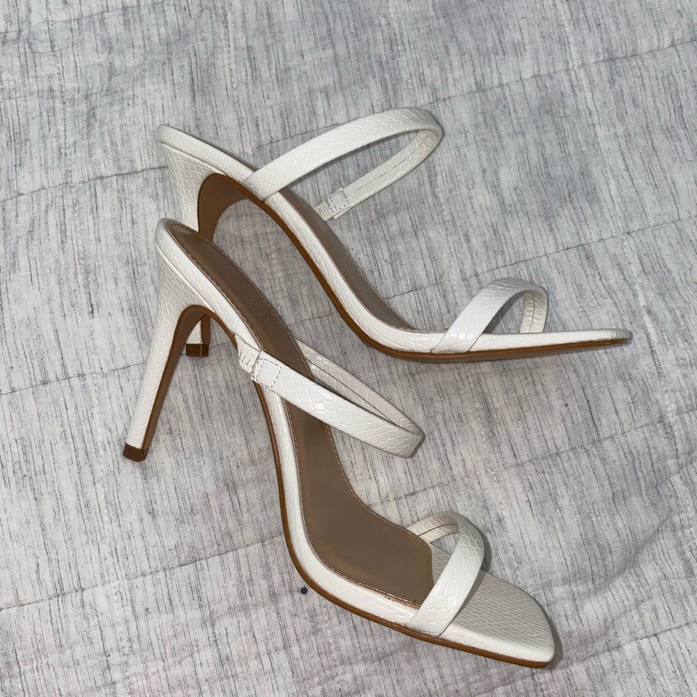 Forever21 • sandals white • Size 8